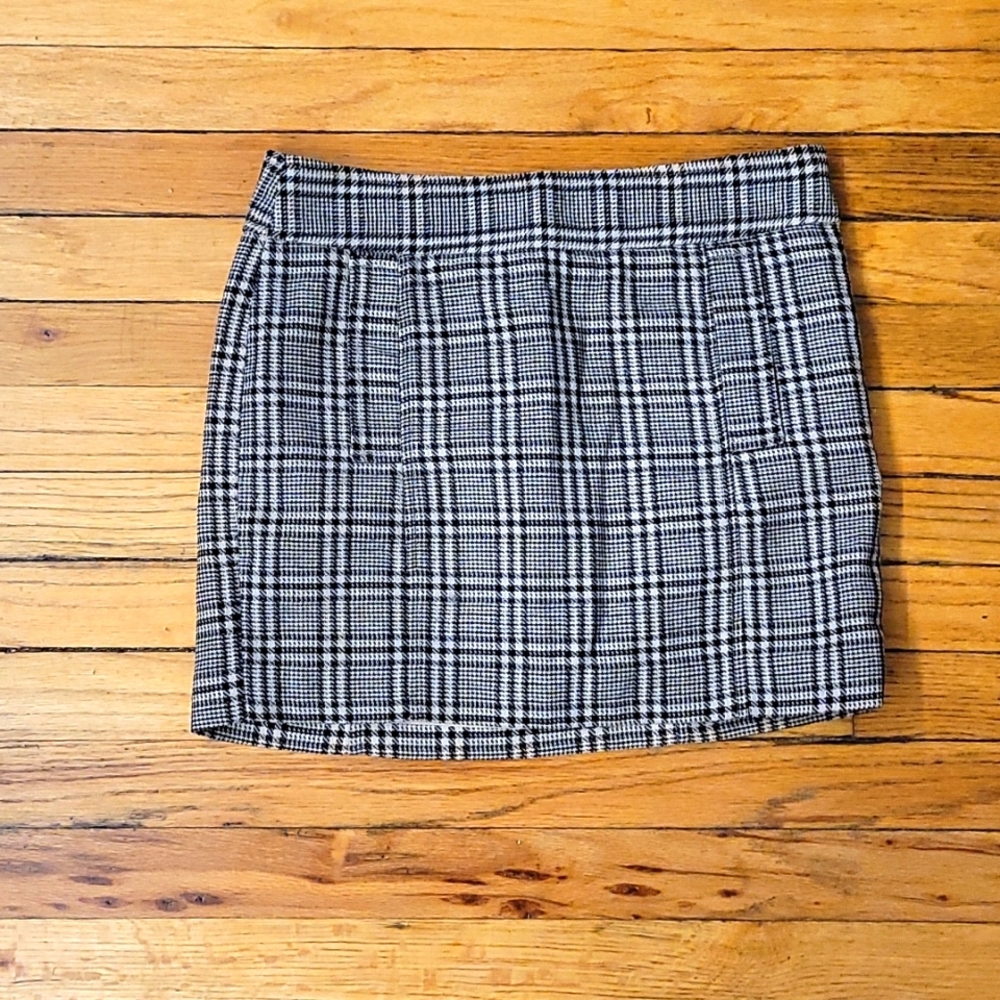 Banana Republic Super mini plaid skirt